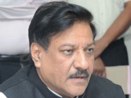 'మహా' మలుపు: చవాన్‌పై ఎమ్మెల్యేల తిరుగుబాటు