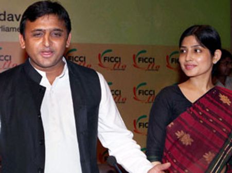 నేను రాజీ పడ్తా: యుపి సిఎం అఖిలేష్ భార్య డింపుల్