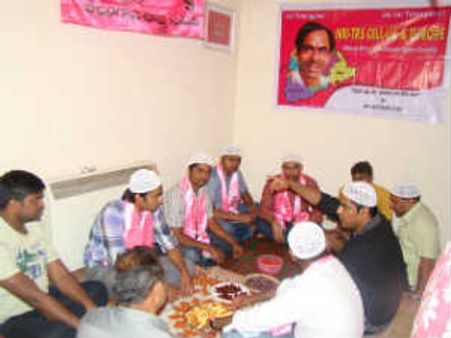  లండన్‌లో ఎన్నారైల ఇఫ్తార్ విందు