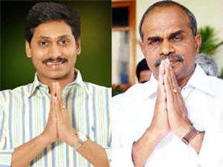 నెపం వైయస్ మీదికి: జగన్‌పై ఆక్రోశం