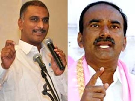  టిఆర్ఎస్ ఎమ్మెల్యేల అరెస్ట్, పిఎస్‌లో హరీష్‌‌రావు ధర్నా