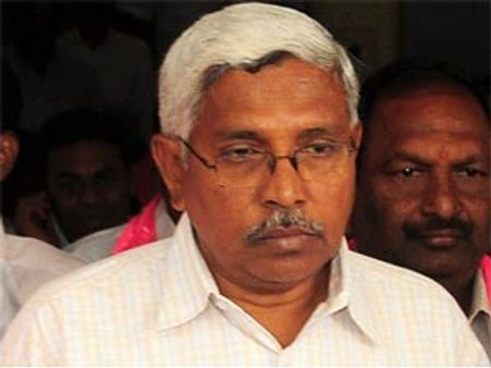 దాచుకునేందుకే: జగన్‌పై దుమ్మెత్తిపోసిన కోదండరామ్