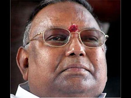 తారాచౌదరి ఎపిసోడ్: ఎంపీ రాయపాటికి దక్కని పదవి?