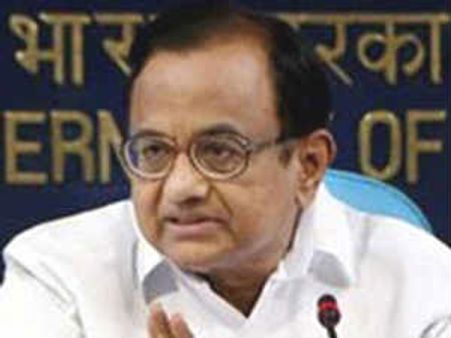 చిదంబరం భార్య, కొడుకుపై భూకబ్జా ఫిర్యాదు: వివరణ