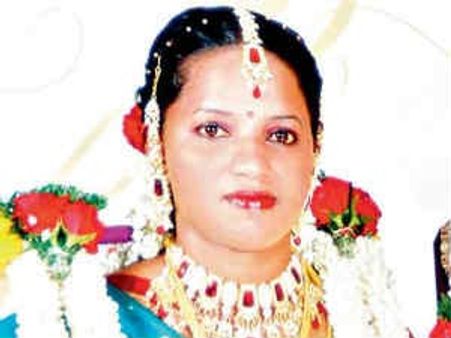 50పెళ్లిళ్ల కిలాడీ మళ్లీ అరెస్ట్‌కు..: జైళ్లో చనువుగా