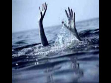 బీహార్‌లో పడవ మునక: పలువురి మృతి, గాలింపు