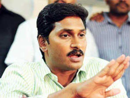 జైలులో వైయస్ జగన్: పార్టీలో ముఠా తగాదాలు