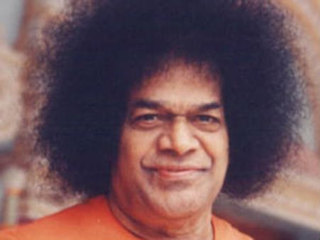 సత్యసాయి మృతిపై పిల్: స్వీకరించిన హైకోర్టు, వాయిదా