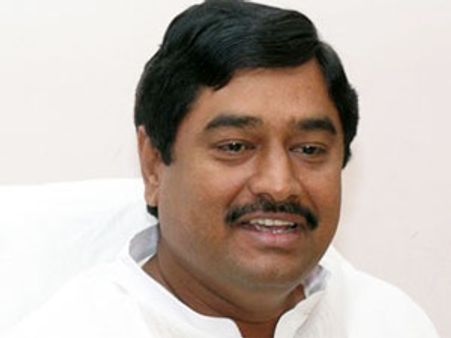వెనక్కి తగ్గను, తప్పు పట్టను: రాజీనామాపై ధర్మాన