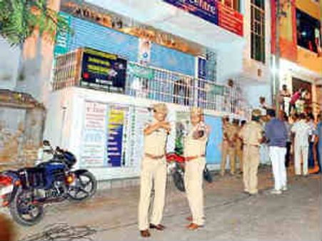 నేను మాట్లాడను: ఎస్పీ, డిజిపితో కానిస్టేబుల్ భేటీ