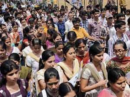 ఇంజనీరింగ్ సీట్లు ఎక్కువ: విద్యార్థులు తక్కువ