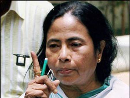 మంత్రివర్గం నుండి వైదొలిగే యోచనలో తృణమూల్