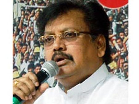 జగన్‌ను ఆదర్శంగా తీసుకోవాలా: విజయమ్మకు వర్ల