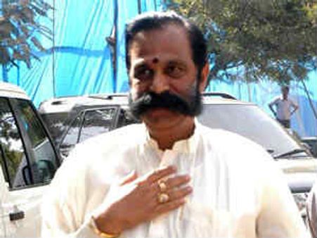 తిరుమల: ఇవో, చైర్మన్ మధ్య కంకణధారణ కలహం