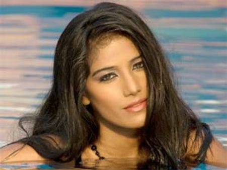 నా పేరు, ఫోటో వాడుకోండి: కేజ్రీవాల్‌కు పూనమ్ పాండే