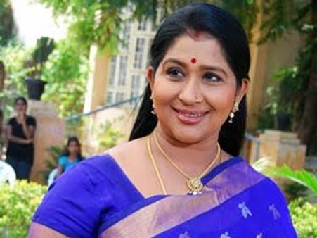 పోటీ చేస్తా, జగన్‌కు ఓటు బాధ కలిగించింది: నటి కవిత