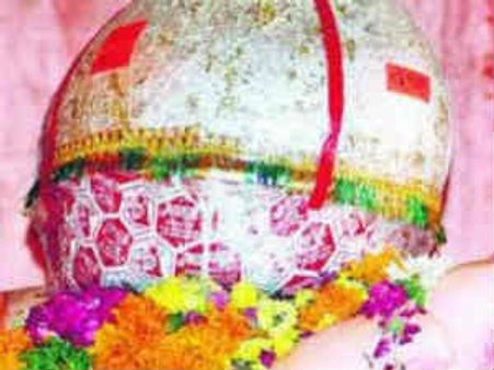 లక్షల్లో పలికిన గణేషుడి లడ్డూ: శంకరరావు హల్‌చల్