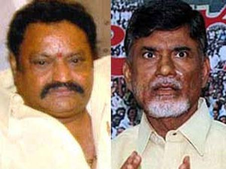 టిడిపితోనే: యాత్రకు హరికృష్ణ మద్దతు, చిత్తుగా.. బాబు