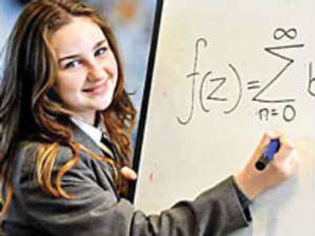 ఐన్‌స్టీన్, స్టీఫెన్‌హాకింగ్‌ల కన్నా మేధావి 12ఏళ్ల బాలిక!