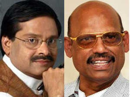  ఆ మూడు సాకు: తెలంగాణపై టిజి, కవాతుపై పరకాల