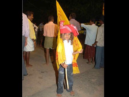 బాబుయాత్రలో 6రోజులుగా బుడతడు: సాక్షిపైటిడిపి ఫైర్