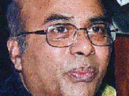 గవర్నర్ వద్దన్నా సిఎం పట్టు: లోకాయుక్తగా సుభాషణ్