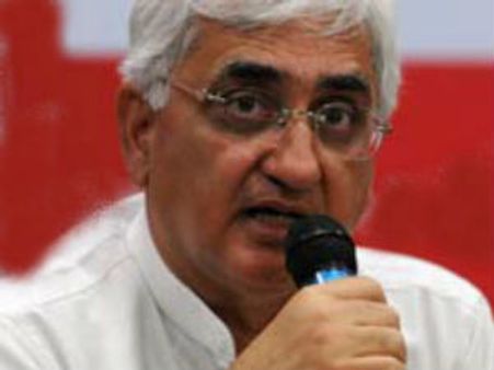 రాజీనామా చేసేది లేదు: ఖుర్షీద్, విలేకర్లపై మండిపాటు