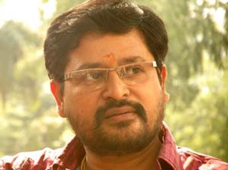 పవన్ ఫిల్మ్ గొడవ: పూరీపై ఎన్ శంకర్ 'పవర్'