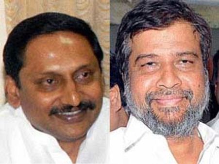 కిరణ్‌కు డిప్యూటీ నో రెస్పాన్స్: బొత్స రాజీ యత్నాలు