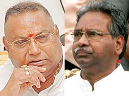 అసంతృప్తి: కావూరి రాజీనామా, రాయపాటి గుర్రు?