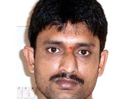 జైల్లో జగన్‌ను కల్సిన టిడిపి ఎమ్మెల్యే: వెంటనే సస్పెన్షన్