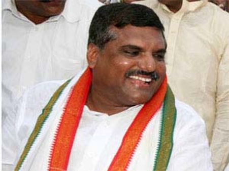 అంగరంగ వైభవంగా బొత్స కూతురు పెళ్లి: నేతల క్యూ