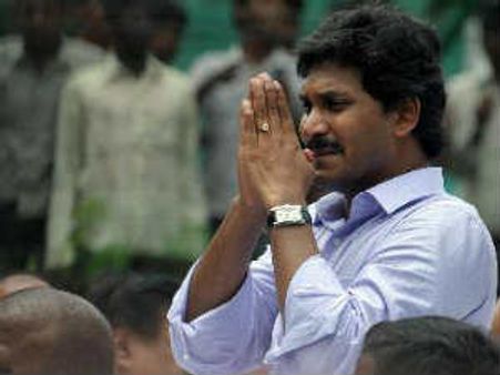మజ్లీస్ ఫ్యాక్టర్: జిహెచ్ఎంసిపై కన్నేసిన జగన్