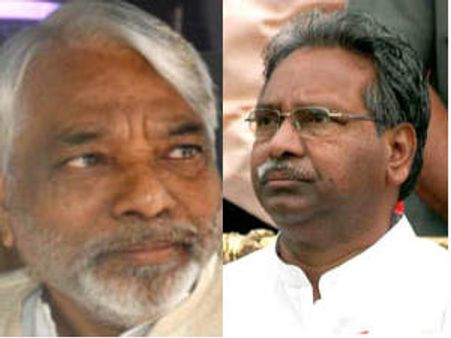 బుజ్జగింపులు: కెకెతో పల్లంరాజు, కావూరికి పిఎం పిలుపు