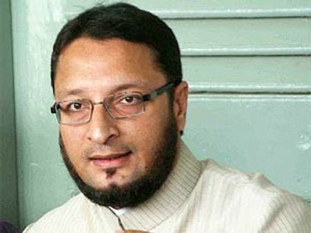 14ఏళ్ల వనవాసం పూర్తైంది: కిరణ్‌పై మళ్లీ అసదుద్దీన్ ఫైర్