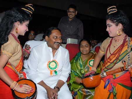 చాచా నెహ్రూ జయంతి: పిల్లలతో పెద్దలు ఇలా...