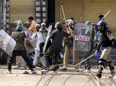 పాతబస్తీ: ఆంక్షల సడలింపు, 144వ సెక్షన్ కొనసాగింపు