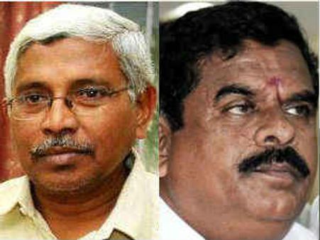 జెఏసిలో ఎమ్మెల్సీ చిచ్చు: స్వామిగౌడ్‌పై పోటీకి ప్రదీప్?