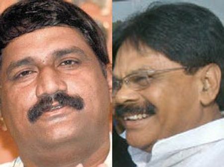 కిషోర్ చంద్రదేవ్ లేఖ చిచ్చు: మంత్రుల ముప్పేట దాడి