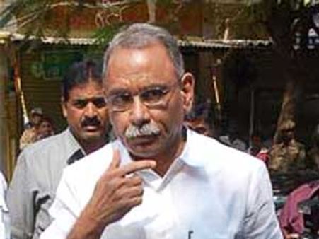 భగీరథ విజయయాత్ర: రఘువీరా రెడ్డి 'బాట'లో కెవిపి