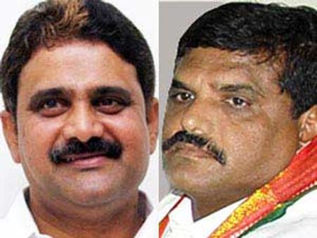 లిక్కర్ సిండికేట్: బొత్స, మోపిదేవిలకు ఎసిబి క్లీన్‌చిట్!