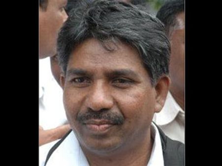 కెసిఆరే టిడిపి జెండా మోశారు: ముందే మందకృష్ణ వేడి