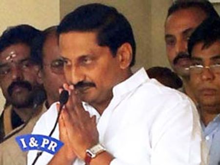 ఆత్మహత్య చేసుకుంటా: టిడిపి ఎమ్మెల్యే కంట కన్నీరు