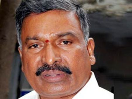 నేను సీతయ్య!: రిజైన్‌పై పెద్దిరెడ్డికి జైపాల్, డిఎస్ ఫోన్