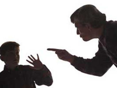 కొడుకును డిసిప్లేన్‌లో పెట్టారని ఓస్లోలో తెలుగుజంట అరెస్ట్