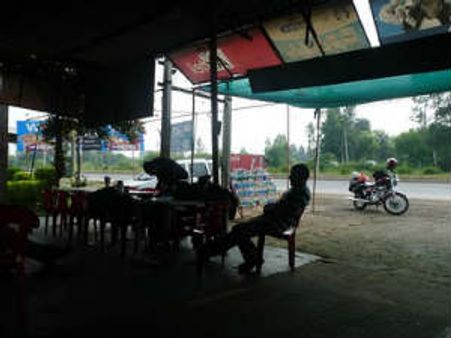 పేరెంట్స్ అప్పు తీర్చలేదని కొడుకును కొట్టి చంపాడు!