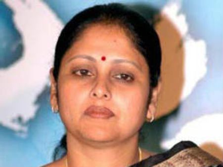 జగన్ నుంచే కాదు, టిడిపి నుంచీ రావచ్చు: జయసుధ