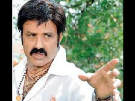 కొడాలి నానిపై రెచ్చిపోయిన బాలయ్య అభిమానులు