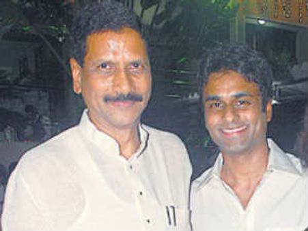 సిఎం మార్పు: కొడుకు ద్వారా మర్రి లాబీయింగ్?
