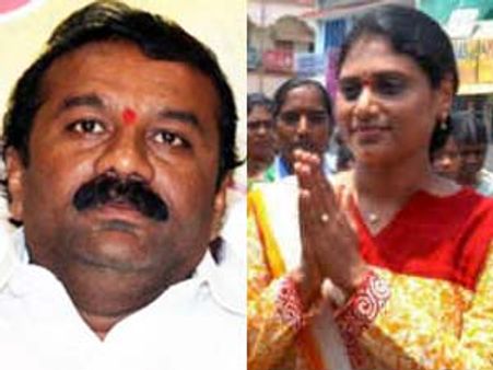 చొక్కా పట్టుకొని అడగండి: షర్మిల, నగరంలో తలసాని